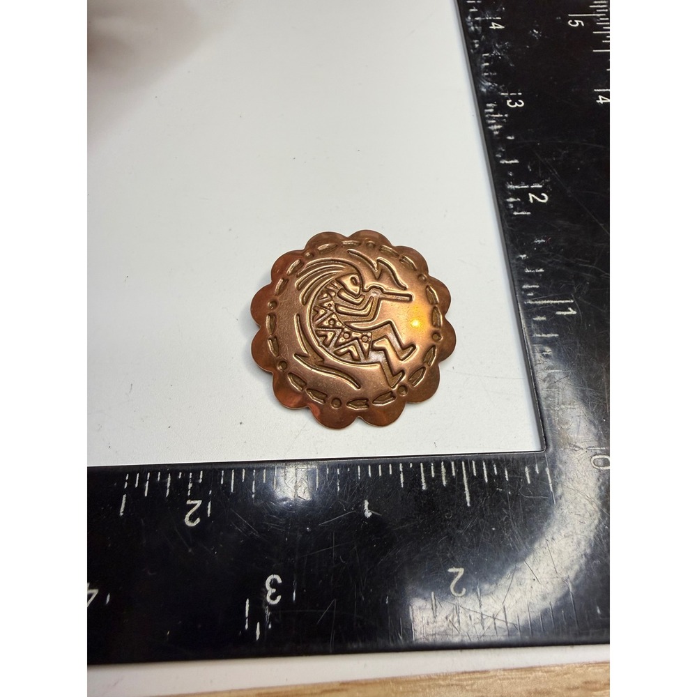 Vintage Kokopelli Copper Brooch Scalloped Edge Southwestern Flute Player Pin - Picture 2 of 3